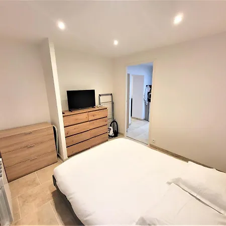 T2 Rdc Neuf/wifi/centre Village