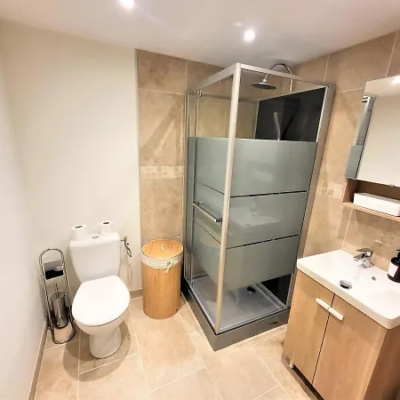 T2 Rdc Neuf/wifi/centre Village Apartment *